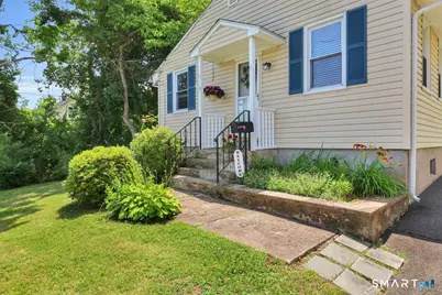 4 Crown Street, Middletown, CT 06457 - Photo 2
