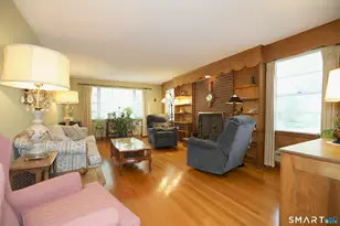 9 Westbrook Rd, Bloomfield, CT 06002 - Photo 2