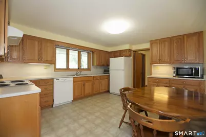 9 Westbrook Road, Bloomfield, CT 06002 - Photo 4