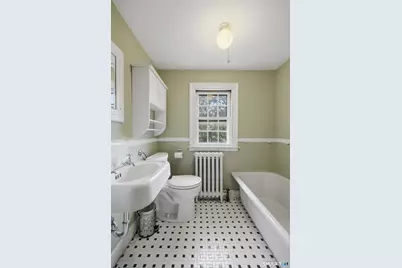 9 Stratford Road, West Hartford, CT 06117 - Photo 32