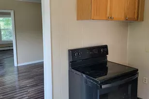 27 Railroad St, Putnam, CT 06260 - Photo 10