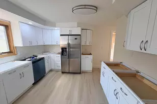 194 Englewood Ave, Bridgeport, CT 06606 - Photo 2
