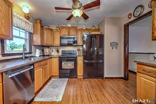 10 Hodio Dr, Ansonia, CT 06401 - Photo 26
