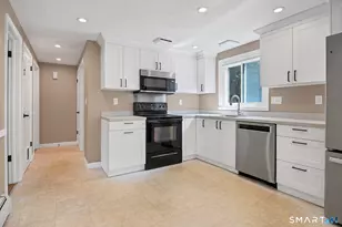 8 Charter Oak Dr, East Lyme, CT 06333 - Photo 22