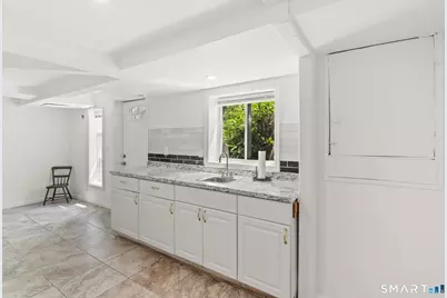 298 Strawberry Hill Avenue, Norwalk, CT 06851 - Photo 18