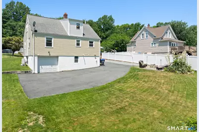 30 Lansing Avenue, Trumbull, CT 06611 - Photo 20