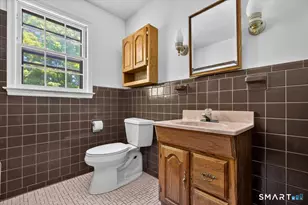 335 Arnold Ln, Orange, CT 06477 - Photo 20