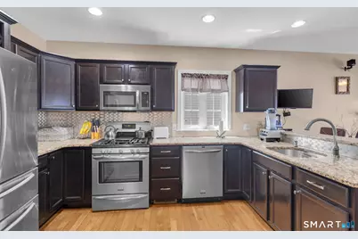 104 Benjamin Court, Windsor, CT 06095 - Photo 8