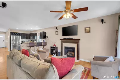 104 Benjamin Court, Windsor, CT 06095 - Photo 10