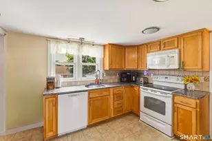 57-1/2 East St, Vernon, CT 06066 - Photo 8