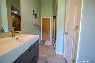 869 Washington Ave Ext, Waterbury, CT 06708 - Photo 16