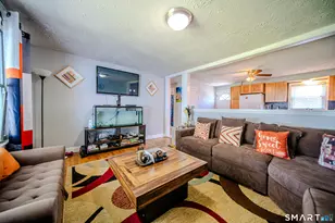 869 Washington Ave Ext, Waterbury, CT 06708 - Photo 10
