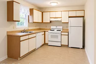 39 Grand St, Danbury, CT 06810 - Photo 2