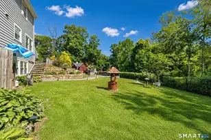 66 Knollwood Dr, Branford, CT 06405 - Photo 32