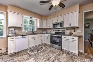66 Knollwood Dr, Branford, CT 06405 - Photo 12