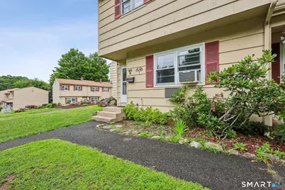 30 Round Tree Drive #3, Naugatuck, CT 06770 - Photo 2
