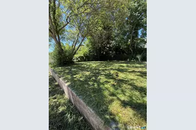 26 Jefferson Avenue, New London, CT 06320 - Photo 2