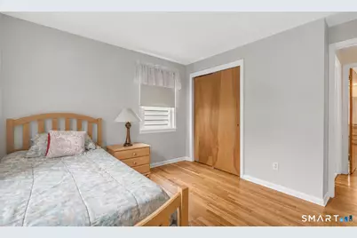 32 Hackett Circle North, Stamford, CT 06906 - Photo 10