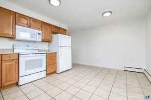 32 Hackett Cir N, Stamford, CT 06906 - Photo 16