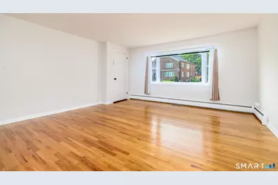 32 Hackett Circle North, Stamford, CT 06906 - Photo 12