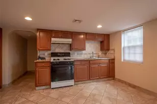 467 Quinnipiac Ave, New Haven, CT 06513 - Photo 6