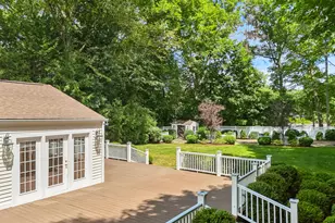 141 Idlewood Dr, Stamford, CT 06905 - Photo 32