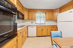138 Magee Dr, Hamden, CT 06514 - Photo 12