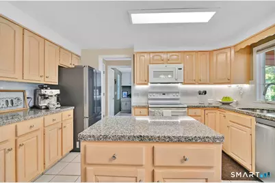 24 Brookview Drive, Glastonbury, CT 06033 - Photo 14