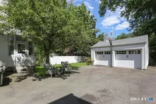 24 Henry St, Darien, CT 06820 - Photo 2