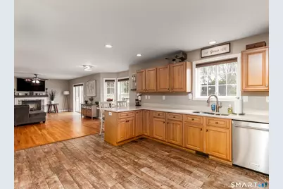 27 Maggie Court, Plymouth, CT 06786 - Photo 4