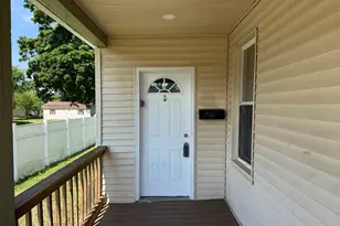 694 Enfield St, Enfield, CT 06082 - Photo 2