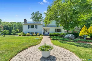 33 Wayne Dr, East Lyme, CT 06333 - Photo 2