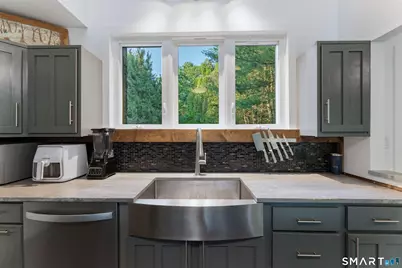 564 Hubbard Road, Killingly, CT 06241 - Photo 10