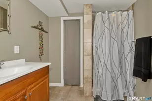 4 Third St, Enfield, CT 06082 - Photo 32