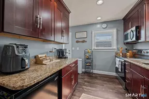 72 Linnmore Dr, Manchester, CT 06040 - Photo 8