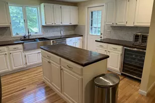8 Plainview Dr, Plainfield, CT 06374 - Photo 6
