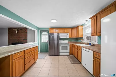 24 Kennedy Drive, Enfield, CT 06082 - Photo 8