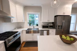 25 Naubuc Ave, Glastonbury, CT 06033 - Photo 6