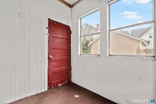 148 Kent St, Hartford, CT 06112 - Photo 8