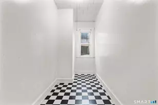 148 Kent St, Hartford, CT 06112 - Photo 14