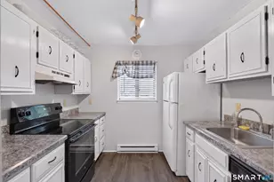 14 Riverview Dr, Bridgeport, CT 06604 - Photo 8