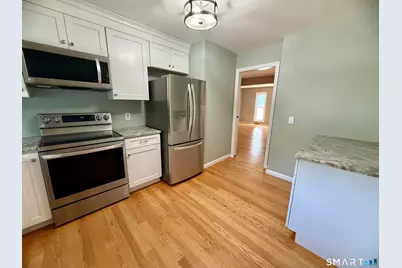 562 Oak Avenue #562, Cheshire, CT 06410 - Photo 2