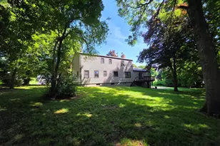 8 Squire Ln, Shelton, CT 06484 - Photo 2