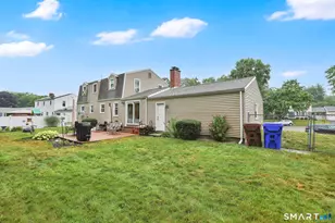 10 Pilgrim Cir, Enfield, CT 06082 - Photo 2