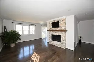 31 Carriage Dr, Milford, CT 06460 - Photo 6