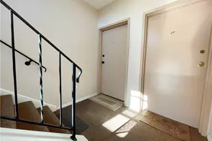 31 Carriage Dr, Milford, CT 06460 - Photo 2