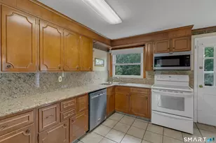 359 N Elm St, Wallingford, CT 06492 - Photo 14
