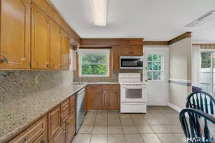 359 N Elm St, Wallingford, CT 06492 - Photo 12