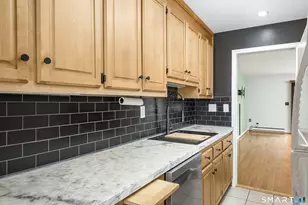 21 Pine Ct, Cromwell, CT 06416 - Photo 4