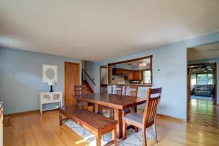 34 Roberta Rd, North Haven, CT 06473 - Photo 4